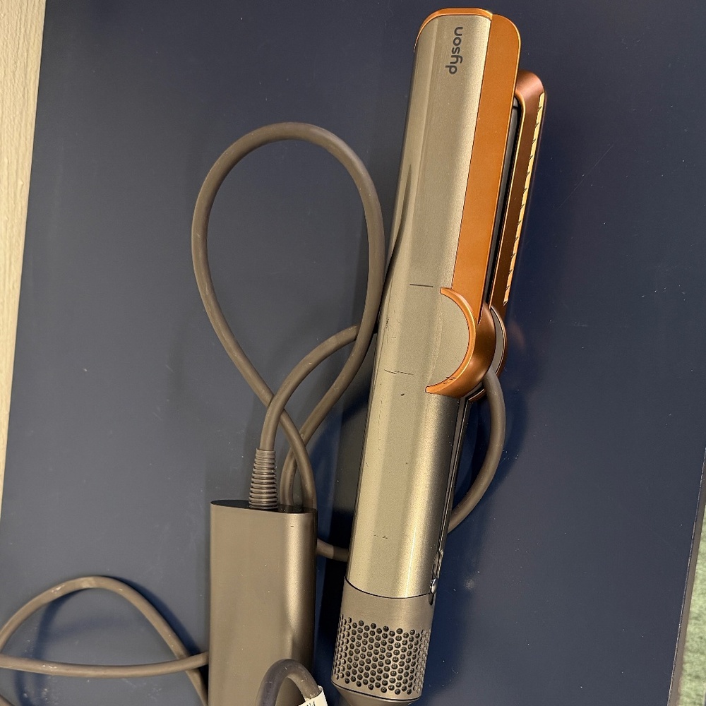 Dyson Airstrip -- Silver and Copper